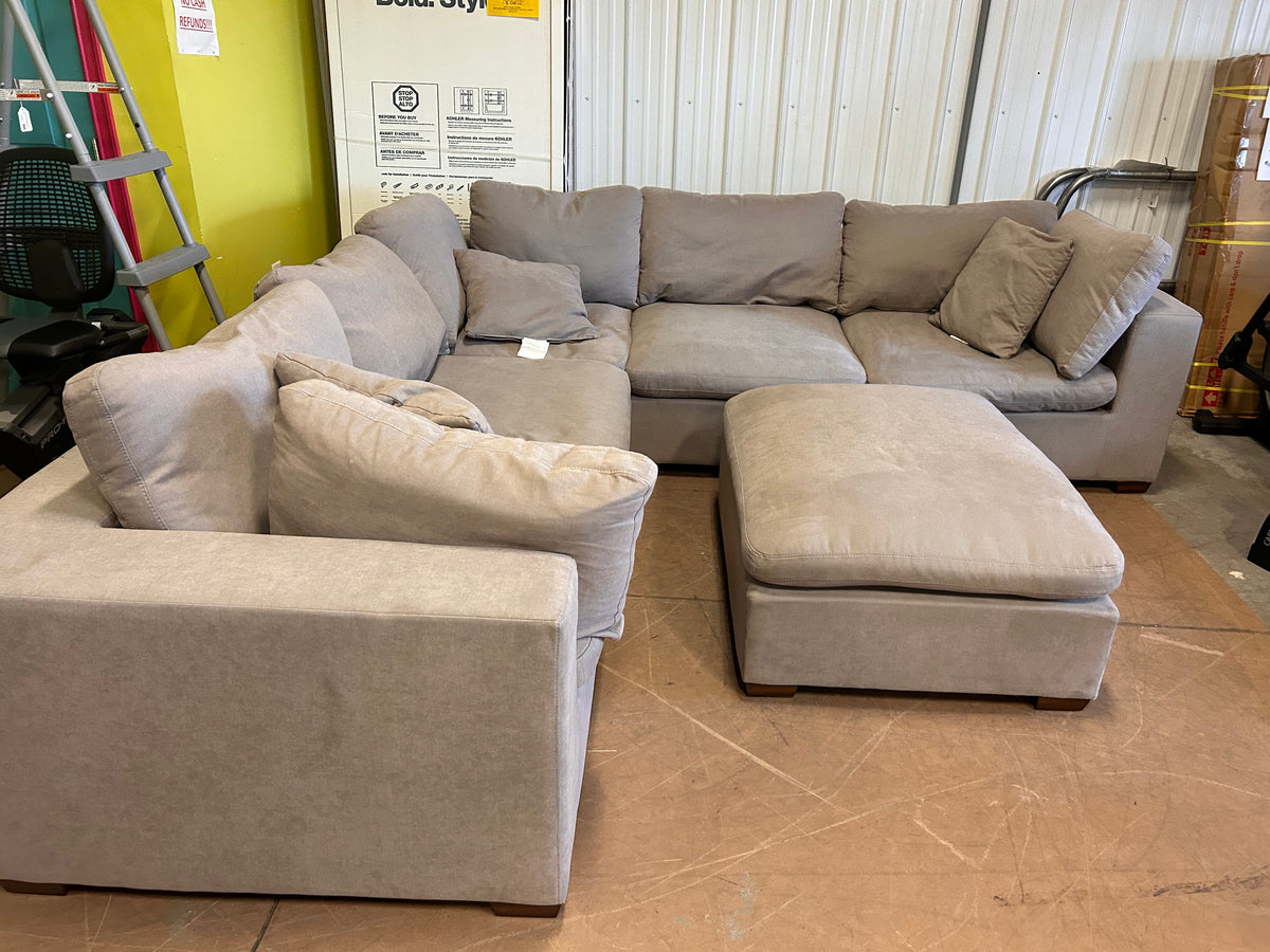 Thomasville Lowell 6piece Fabric Modular Sectional! (BRAND NEW TEAR