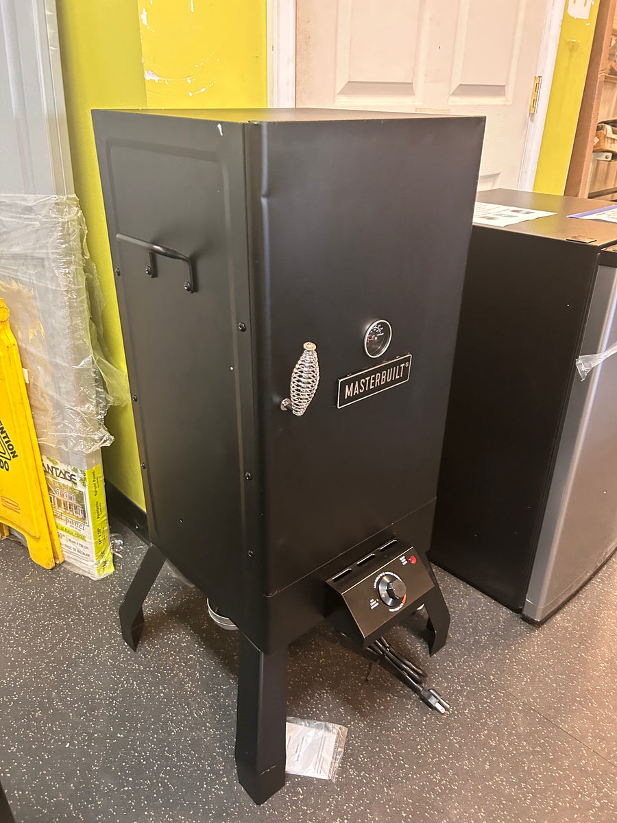 Masterbuilt MB20077618 Analog Electric Smoker with 2 Smoking Racks, 30