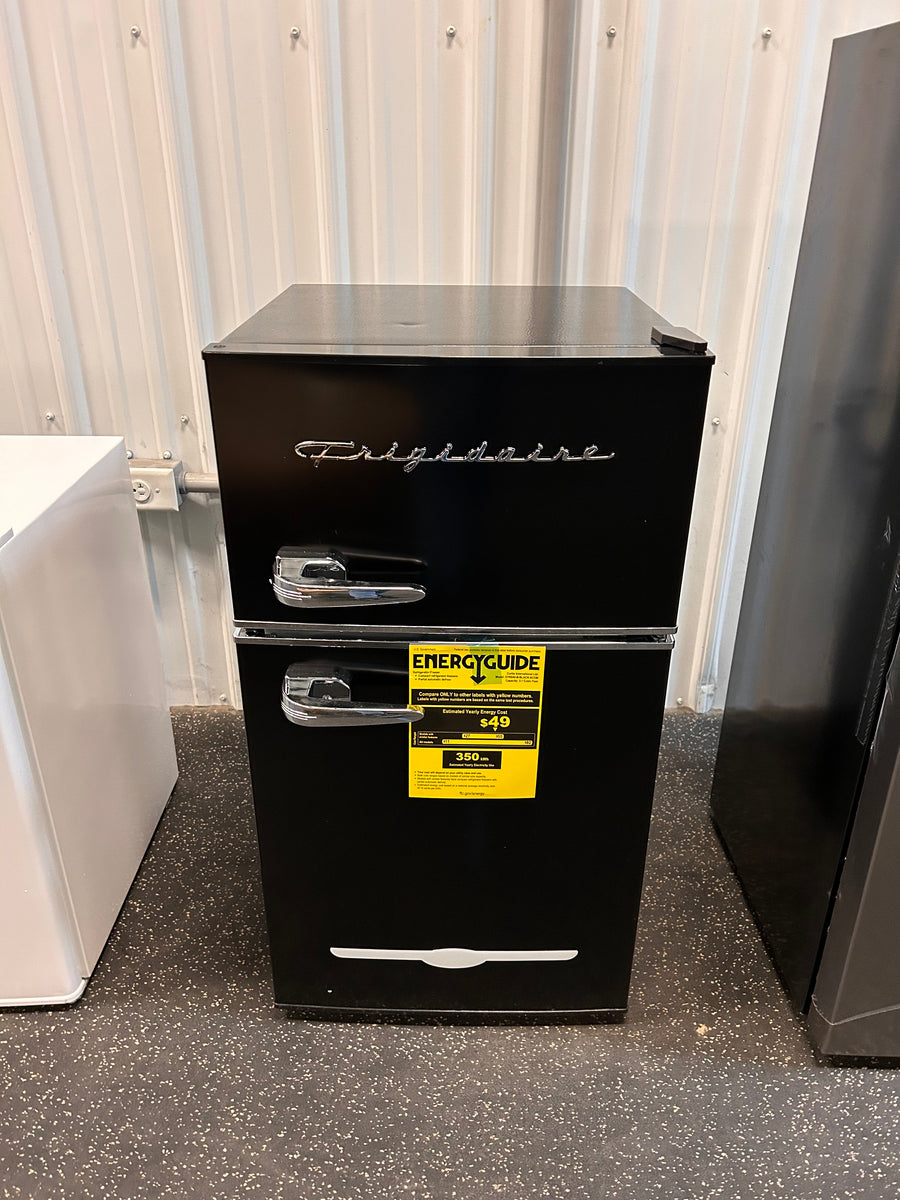 Frigidaire 3.2 cu. ft. 2 Door Retro Mini Fridge in Black! (NEW DENTE