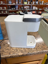 Keurig K-Express Essentials Plus, Iced and Hot Single-Serve K-Cup Pod Coffee Maker, white !! LIGHTLY USED, TESTED WORKS GREAT!!