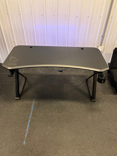 DPS Radius 60” Gaming Desk! (NEW & ASSEMBLED - MINOR SCRATCHES - CRACKED TOP - MISSING ONE PLASTIC COVER!)