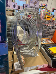 iLiving Super Turbo High Velocity Floor Fan 7500CFM with 225W Motor, 20", Silver!! NEW OUT OF BOX!!