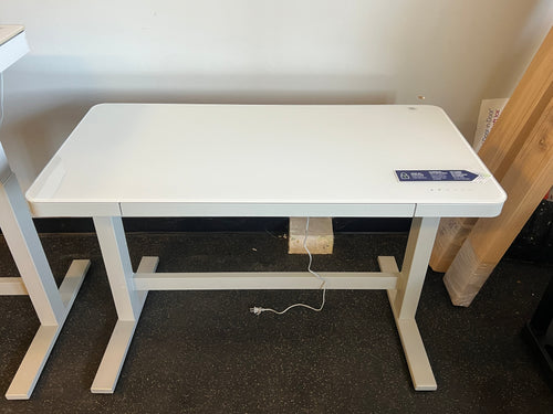 !!SALVAGE SPECIAL!! Tresanti Geller 47” Adjustable Height Desk, White!! DESK TOP DOES NOT POWER UP!!