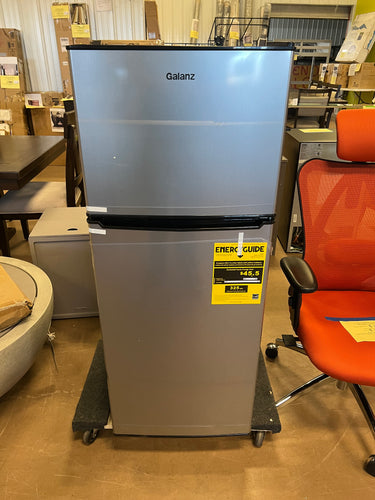 Galanz 4.6. Cu ft Two Door Mini Fridge with Freezer, Stainless Steel Look!! NEW OUT OF BOX(MINOR DENT FROM SHIPPING)!!