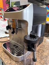 De'Longhi Magnifica Plus Bean-to-Cup Espresso and Cappuccino Machine, Silver