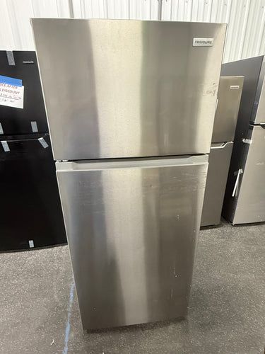 Frigidaire 28 in. 16 cu. ft Garage Ready Top Freezer Refrigerator in Stainless Steel, ENERGY STAR!! BRAND NEW(SCRATCH & DENT)!!