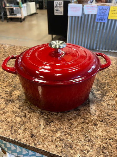 Tramontina Covered Round Dutch Oven Enameled Cast Iron 5.5-Quart Gradated Red!! NEW OUT OF BOX!!