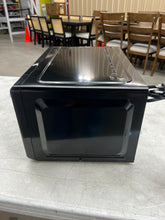 Mainstays 0.7 Cu ft Countertop Microwave Oven, 700 Watts, Black!! USED ONCE, VERY CLEAN!!