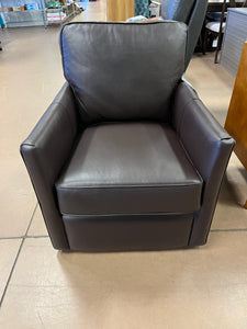 Oakston Leather Swivel Chair**New and assembled**