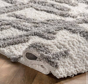 nuLOOM Lydia High Low Modern Soft Shaggy Beige 8 ft. 10 in. x 12 ft. Indoor Area Rug!! NEW IN PLASTIC!!