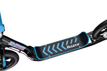 Razor Flashback Kick Scooter! (NEW IN BOX!)