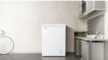 Hisense Garage Ready 5 cf ft Chest Freezer- White- new - scratch and dent - work great!