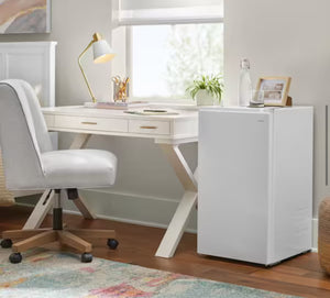 Magic Chef 3.2 cu. ft. Mini Refrigerator in White, ENERGY STAR! (NEW IN BOX)