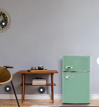 Magic Chef
Retro 3.2 cu. ft. 2-Door Mini Fridge in Mint Green/ new!