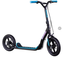 Razor Flashback Kick Scooter! (NEW IN BOX!)