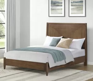 Universal Broadmoore Powell Queen Bed! (NEW - SCRATCHED) - (PHOTOS SHOEN PREVIOUSLY ASSEMBLED FRAME!)