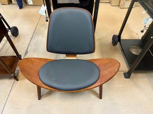 Jiovanna Faux Leather Accent Chair!! NEW AND ASSEMBLED!!