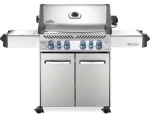 (NATURAL GAS!!) - Napoleon Prestige 500 4-Burner Natural Gas Grill in Stainless Steel with Infrared Side and Rear Burners and Rotisserie Kit! (NEW IN BOX)