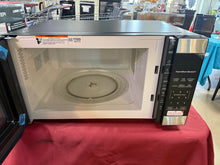 Hamilton Beach 1.6 Cu ft Sensor Cook Countertop Microwave Oven in Stainless Steel- WE DO NOT SHIP!!