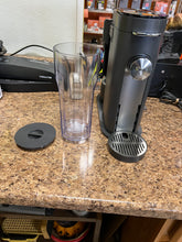 Ninja Single-Serve Pods & Grounds Specialty Coffee Maker, K-Cup Pod Compatible, Built-In Milk Frother, 6-oz. Cup to 24-oz. Travel Mug Sizes, Iced Coffee Maker, Gray used works great!!!!