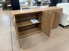 BELLEZE 65 Inch Fluted Buffet Cabinet with Storage, Symmetrical Arc Accent Sideboard Large Console Table for Dining Room, Kitchen, and Living Room (Caramel Brown)