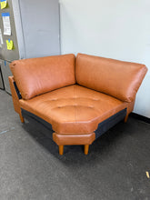 SINGLE CORNER ACCENT CHAIR! (NEW)