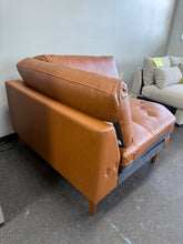 SINGLE CORNER ACCENT CHAIR! (NEW)