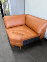 SINGLE CORNER ACCENT CHAIR! (NEW)