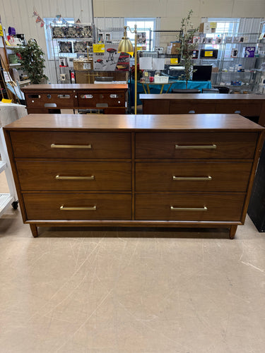 Powell 6 Drawer Dresser! (NEW - SCRATCHED FROM SHIPPING!)