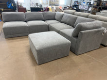 Thomasville Fallon 6-Piece Modular Sectional with Ottoman – Gray!! BRAND NEW!!