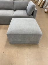 Thomasville Fallon 6-Piece Modular Sectional with Ottoman – Gray!! BRAND NEW!!