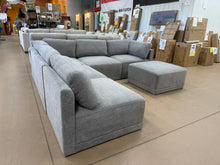 Thomasville Fallon 6-Piece Modular Sectional with Ottoman – Gray!! BRAND NEW!!