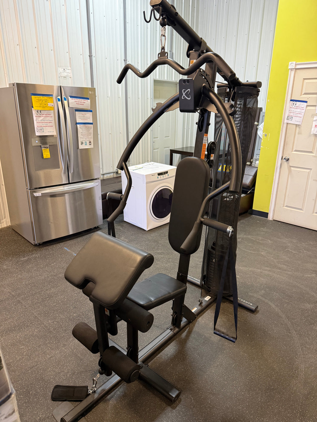 Centr Multi-gym - DEPARTMENT STORE RETURN! - MINOR DAMAGE FROM SHIPPING - PHOTOS SHOWN!