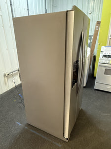 Whirlpool In Door Can Caddy 21.4-cu ft Side-by-Side Refrigerator with Ice Maker, Water and Ice Dispenser (Fingerprint Resistant Stainless Steel)!! BRAND NEW!!