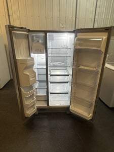 Whirlpool In Door Can Caddy 21.4-cu ft Side-by-Side Refrigerator with Ice Maker, Water and Ice Dispenser (Fingerprint Resistant Stainless Steel)!! BRAND NEW!!