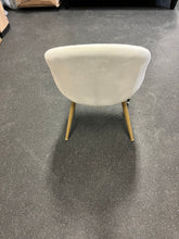 Mainstays Modern Accent Chair, Cream White**New and assembled**