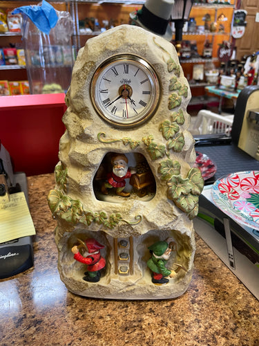 Golden Mountain Clock- works great