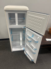 Frigidaire 7.5 Cu. Ft. Top Mount Retro Refrigerator Freezer Combo, Apartment Size Upright Fridge Freezer -CREAM