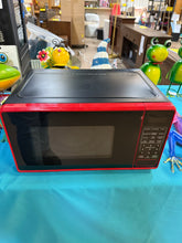 Mainstays 0.7 cu. ft. Countertop Microwave Oven, 700 Watts, Red! (USED - DENTED)