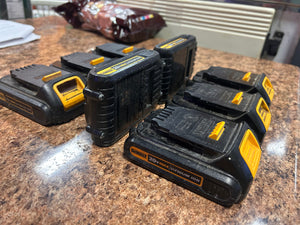DEWALT 20V MAX Battery, Compact 1.5Ah (DCB201)! (USED - TESTED) (Single battery)