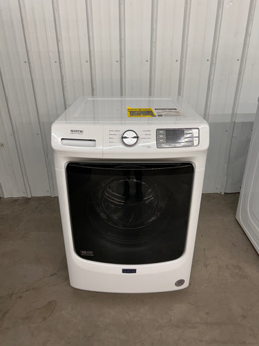 Maytag 4.5-cu ft High Efficiency Stackable Steam Cycle Front-Load Washer (White)! (BRAND NEW - MINOR SCRATCHES!)