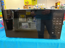 Mainstays 1.1 Cu ft Countertop Microwave Oven, 1000 Watts, Black! (USED/SCRATCHED/CLEAN - WORKS GREAT!)
