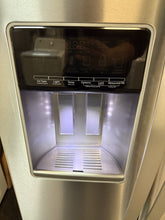 Whirlpool 28.4-cu ft Side-by-Side Refrigerator with Ice Maker, Water and Ice Dispenser (Fingerprint Resistant Stainless Steel)!! NEW(MINOR DENT FROM SHIPPING)!!