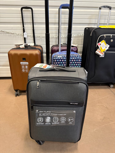 Skyline Softside 20” Carry On Spinner Suitcase! (NEW)