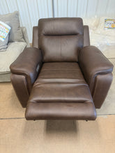 FLEXSTEEL GRIFFIN ITALIAN LEATHER POWER RECLINER WITH POWER HEADREST & LUMBAR!! 🔥