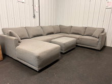 Thomasville Cayson 4-piece Fabric Sectional with Chaise and Ottoman! - (Photos Shown)!