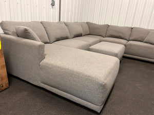 Thomasville Cayson 4-piece Fabric Sectional with Chaise and Ottoman! - (Photos Shown)!