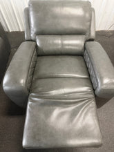ABBYSON DOMINICK LEATHER POWER RECLINER WITH POWER HEADREST!! (BRAND NEW!)