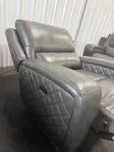 ABBYSON DOMINICK LEATHER POWER RECLINER WITH POWER HEADREST!! (BRAND NEW!)