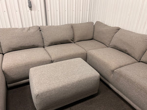Thomasville Cayson 4-piece Fabric Sectional with Chaise and Ottoman! - (Photos Shown)!